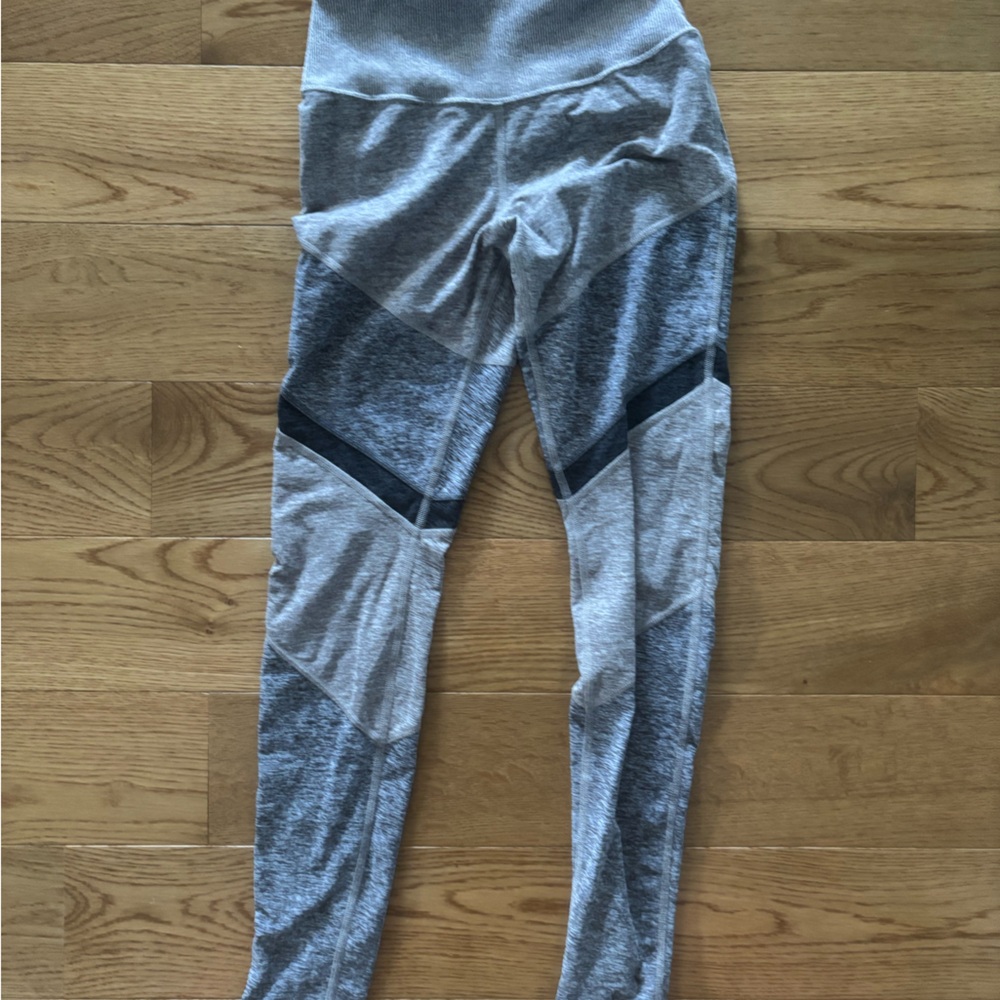 Alo Gray Colorblock Leggings